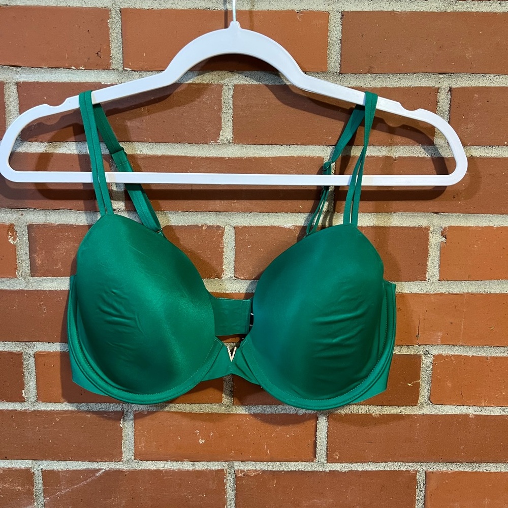 Victoria's Secret Emerald Green lightly lined Bra